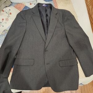 Men's Stafford 2 pc suit. 42 short